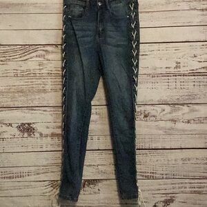 Women’s jeans size 3/27 by Fashion nova